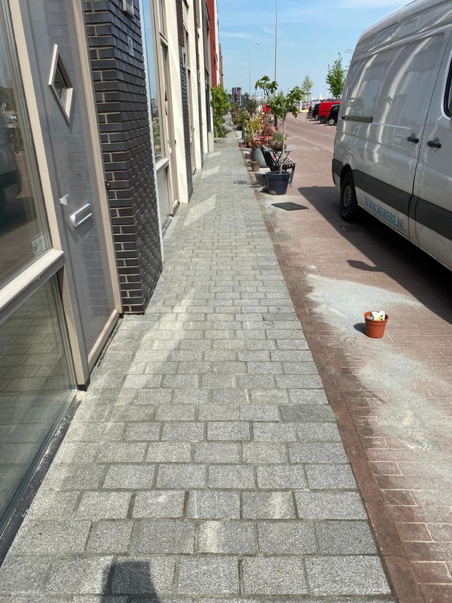 Trottoir tijdens behandeling met BioSeal